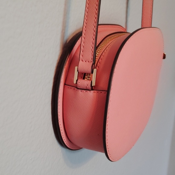 Michael Kors Pink Oval Crossbody Medium - Picture 5 of 16